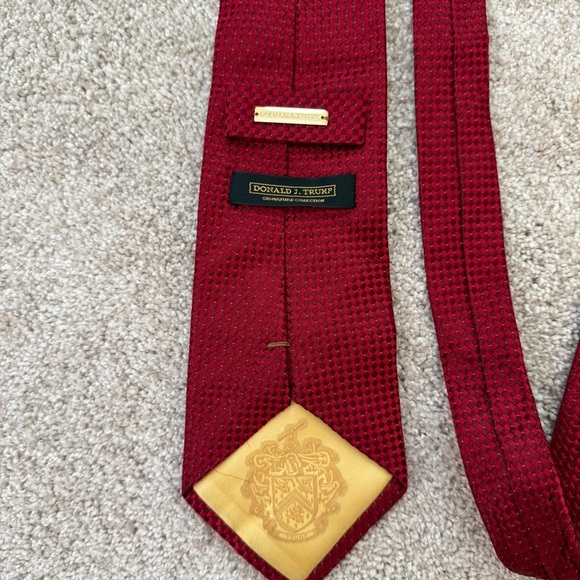 Donald J Trump MAGA Silk Tie Red Geometric Pattern - Picture 7 of 8